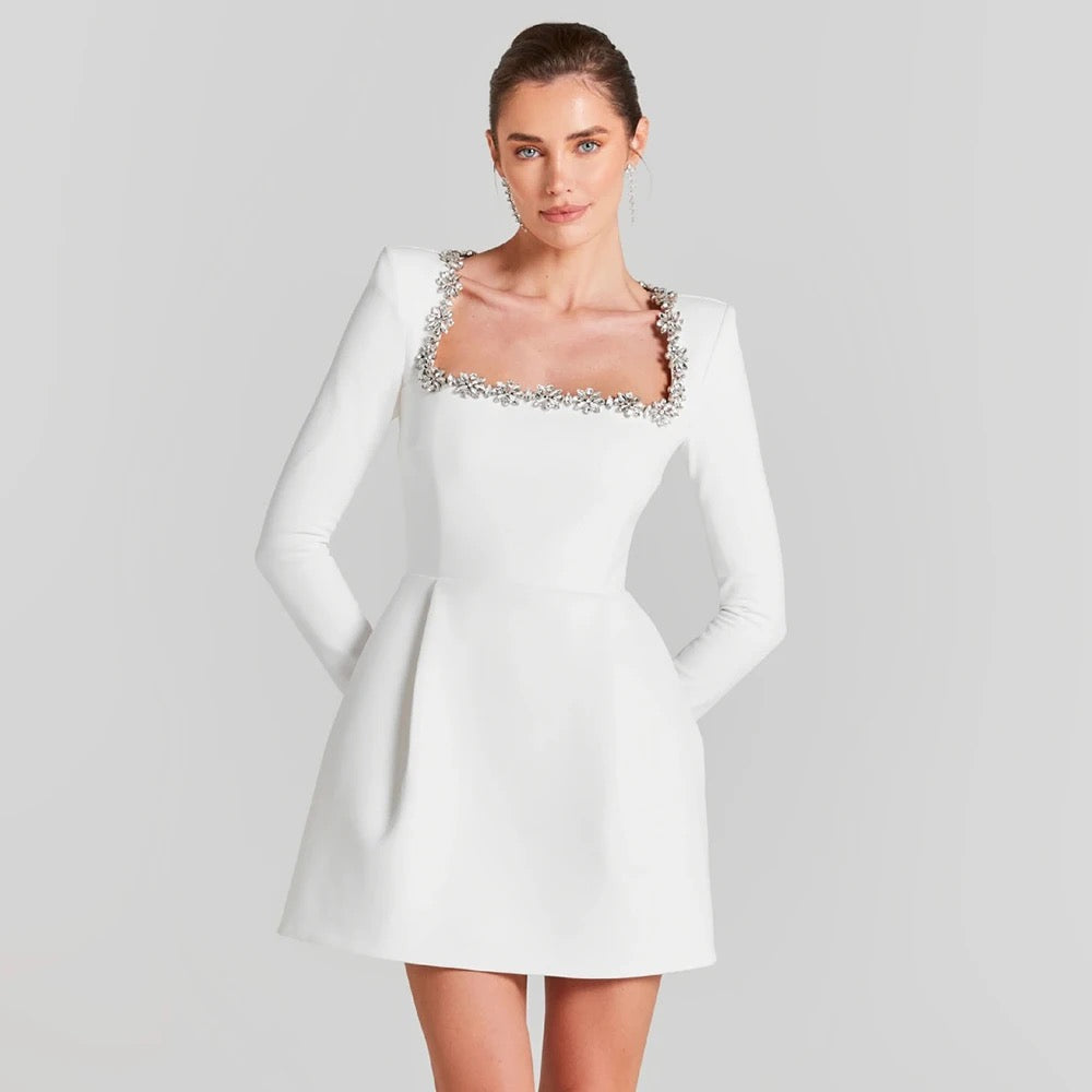 Vesna - Bela Obleka s Kristalnim Izrezom